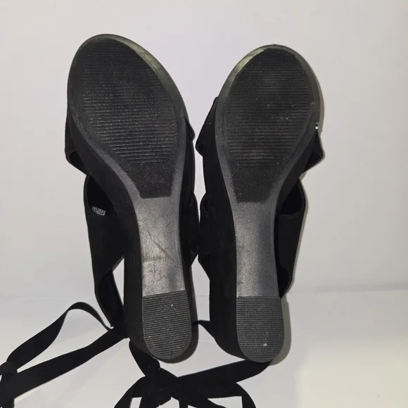 JustFab Black Wedge Sandals Women's Size 8 - Picture 10 of 11